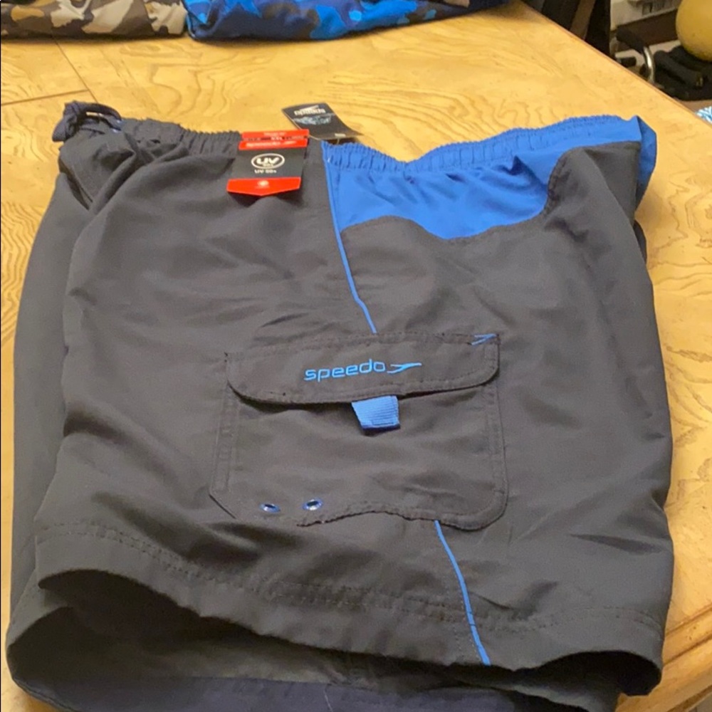 Men’s 9” Speedo Swim Trunks - Picture 6 of 8